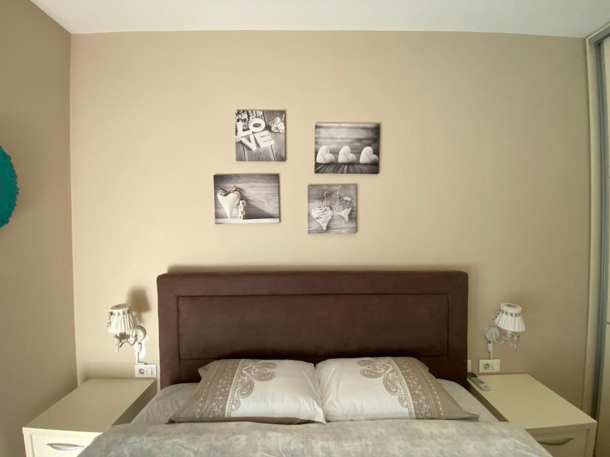 פודגוריצה Apartment Sofia, City Centar מראה חיצוני תמונה